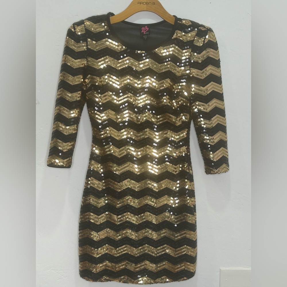 2B Bebe Gold & Black Chevron Sequin Bodycon mesh back Mini Dress Small - Picture 7 of 12